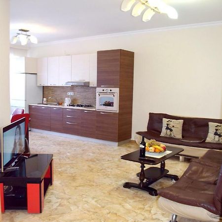 Apartamento Tbilisi Tower 3 Exterior foto