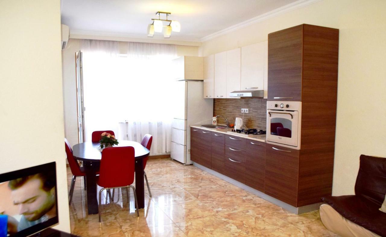 Apartamento Tbilisi Tower 3 Exterior foto