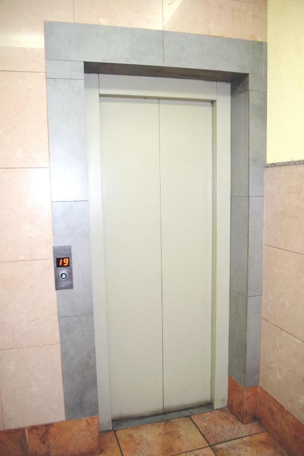 Apartamento Tbilisi Tower 3 Exterior foto